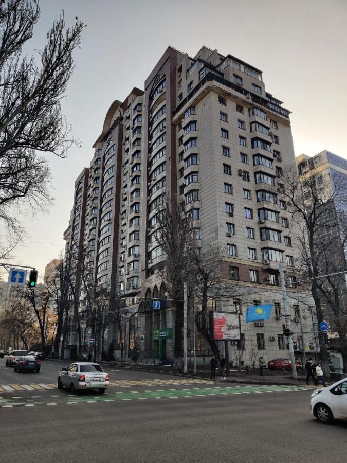 Комната В 4Х Комнатной Квартире Алмати Екстер'єр фото